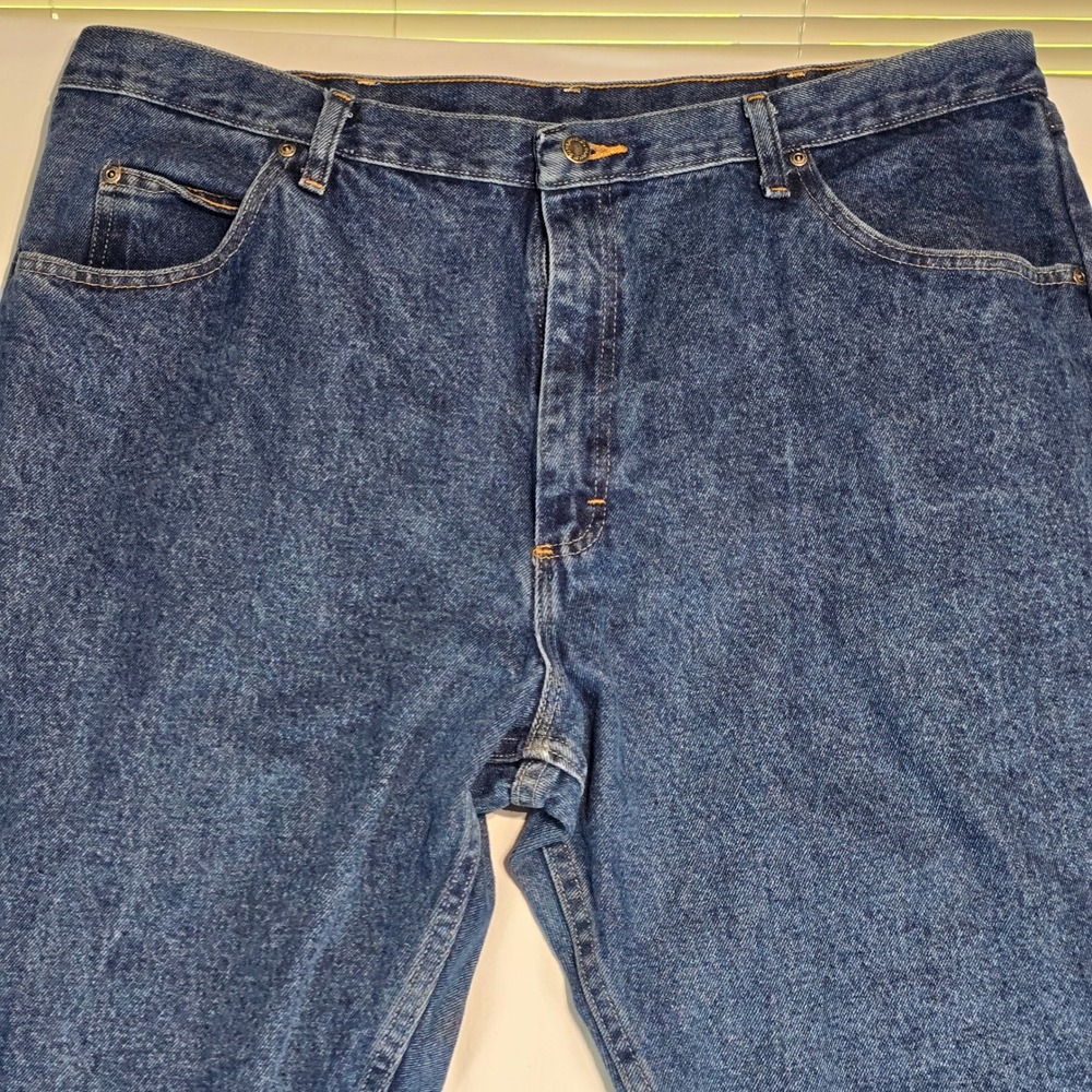 Wrangler Authentics Mens Relaxed Fit Jeans 42x30 Medium Wash Blue Denim 97601DR - Picture 7 of 16